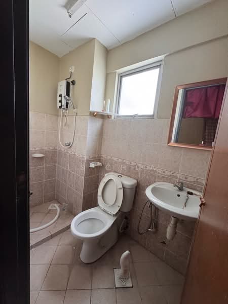 Kondominium untuk Dijual di Park View Tower - LS Chua - Bathroom - PropertyGuru.com.my