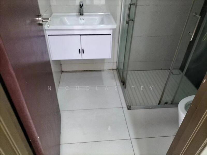 Condominium for Sale at Amberside @ Country Garden Danga Bay - Nicholas Tey - Bathroom - PropertyGuru.com.my