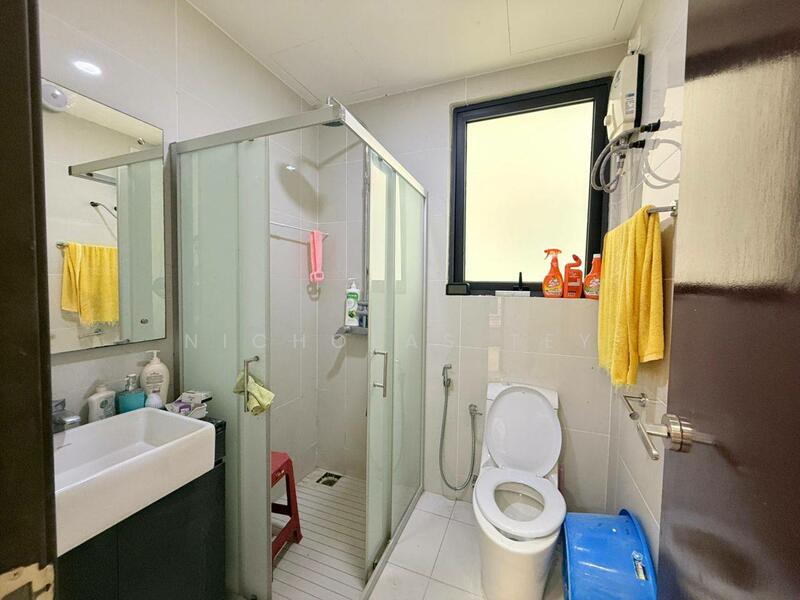 Amberside @ Country Garden Danga Bay untuk Untuk Dijual - RM 550,000, Mac 2026 - Bathroom - PropertyGuru.com.my