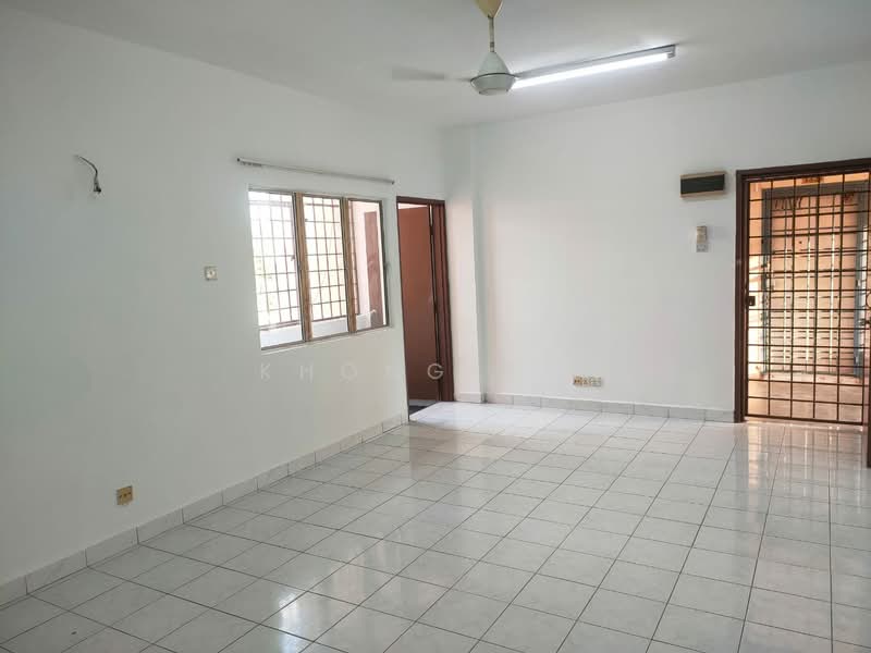 Apartment for Rent at Pangsapuri Sri Kemuning - Khong T.K - Living - PropertyGuru.com.my