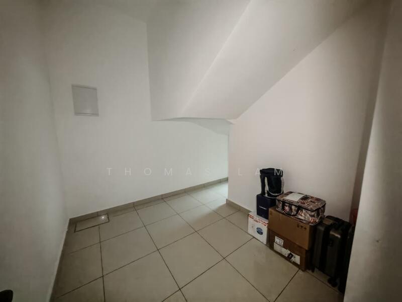 Rumah Berkembar untuk Dijual di Tanjong Minyak (Melaka) - Thomas Lam - Corridor - PropertyGuru.com.my