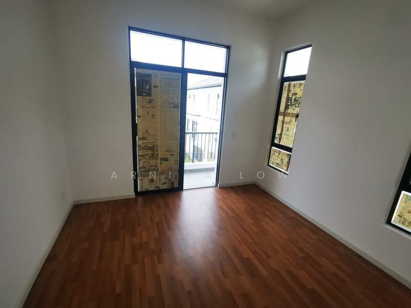 Rumah Berkembar untuk Dijual di Eco Grandeur (Puncak Alam) - Arnica Low - PropertyGuru.com.my