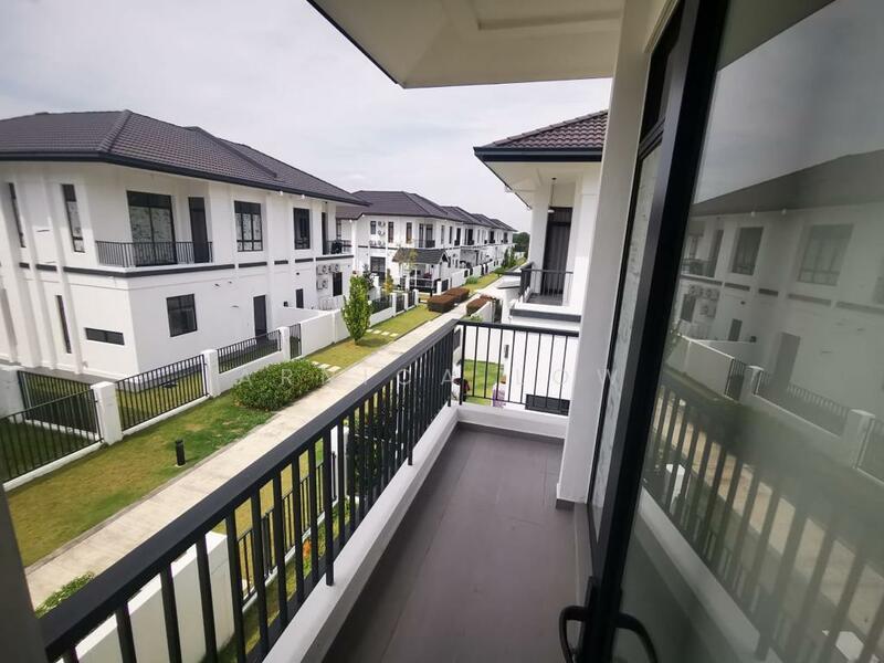 Rumah Berkembar untuk Dijual di Eco Grandeur (Puncak Alam) - Arnica Low - PropertyGuru.com.my