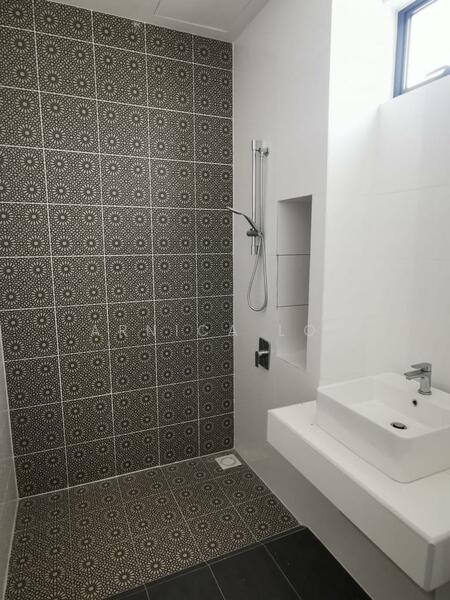 Rumah Berkembar untuk Dijual di Eco Grandeur (Puncak Alam) - Arnica Low - PropertyGuru.com.my