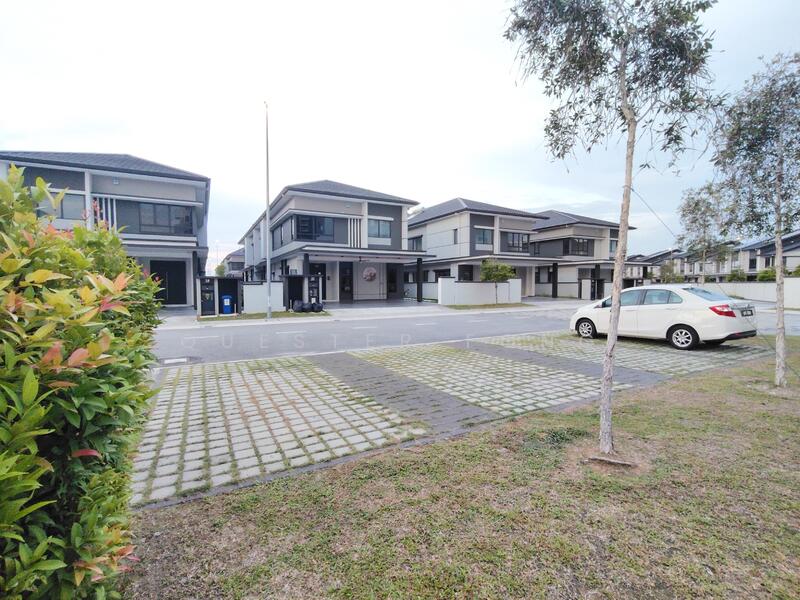 Adjacent to 4 Visitors Carpark