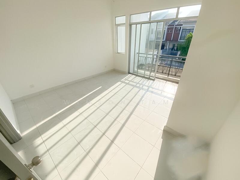 2-storey Terraced House for Sale in Rawang (Selangor) - Winson Tam - Balcony - PropertyGuru.com.my