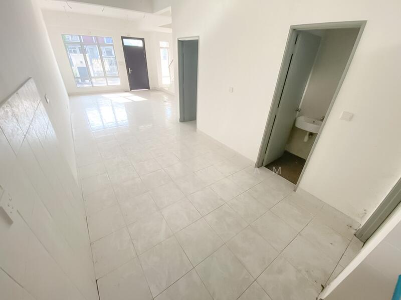 2-storey Terraced House for Sale in Rawang (Selangor) - Winson Tam - Living Room - PropertyGuru.com.my