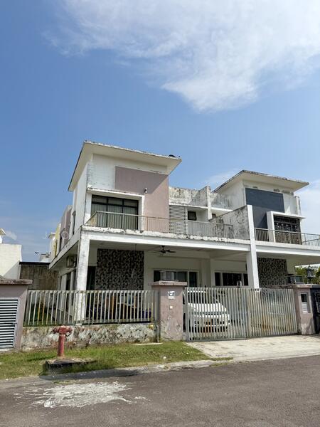 For Sale - Docynia @ Taman Pulai Hijauan (Semi Detached)