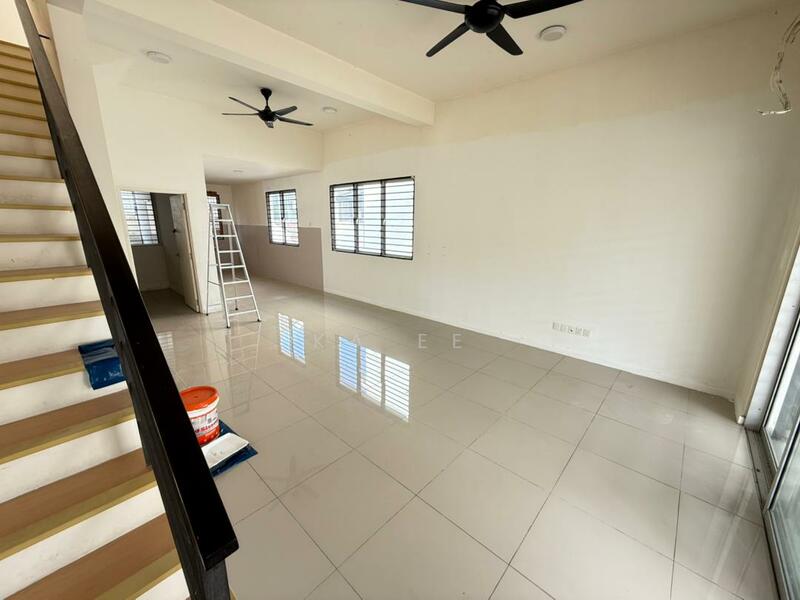 2-storey Terraced House for Sale in Bandar Country Homes (Rawang) - Ka Ee - Living Room - PropertyGuru.com.my