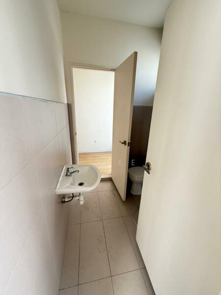 2-storey Terraced House for Sale in Bandar Country Homes (Rawang) - Ka Ee - Bathroom - PropertyGuru.com.my