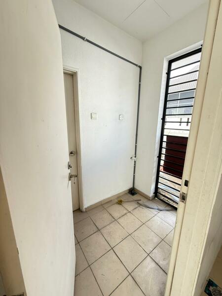 2-storey Terraced House for Sale in Bandar Country Homes (Rawang) - Ka Ee - Corridor - PropertyGuru.com.my