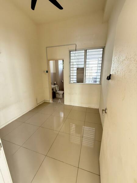 2-storey Terraced House for Sale in Bandar Country Homes (Rawang) - Ka Ee - Bathroom - PropertyGuru.com.my