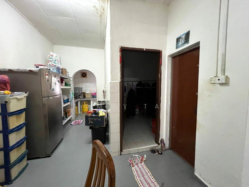 1-storey Terraced House for Sale in Taman Megah Ria (Masai) - Tommy Tai - Kitchen - PropertyGuru.com.my