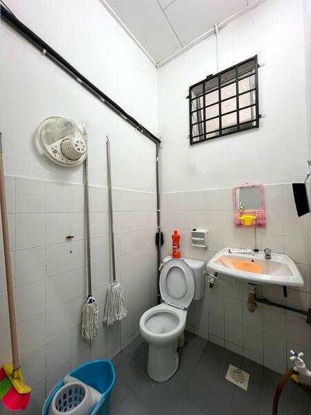 1-storey Terraced House for Sale in Taman Megah Ria (Masai) - Tommy Tai - Bathroom - PropertyGuru.com.my