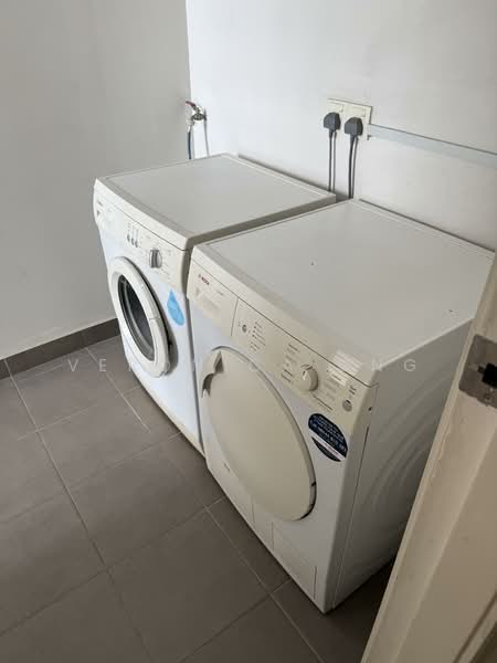 Condominium for Rent at Verdana - Veronica Ong - Yard with washer and dryer - PropertyGuru.com.my