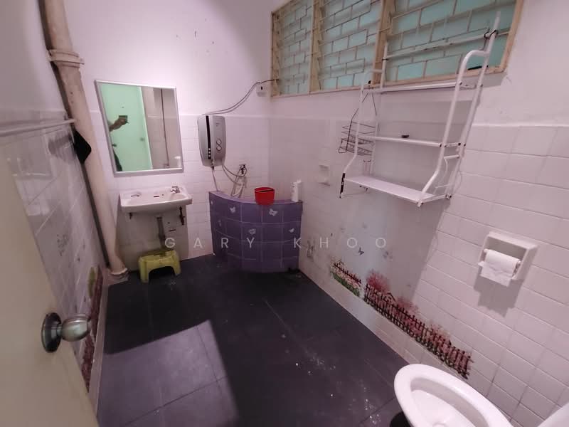 Semi-Detached House for Sale in Tanjung Bungah (Penang) - Gary Khoo - Bathroom - PropertyGuru.com.my