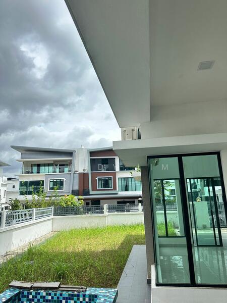 Semi-Detached House for Sale in 16 Sierra (Puchong) - Mandy Lim - Exterior - PropertyGuru.com.my
