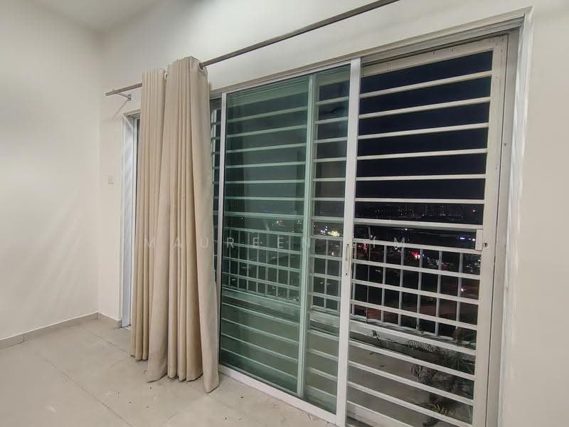 Kondominium untuk Dijual di The iResidence - Maureen Lim - Balcony - PropertyGuru.com.my