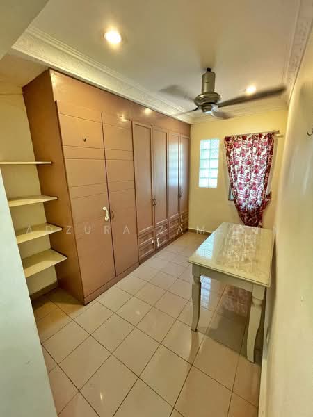 Rumah Berkembar untuk Dijual di Seksyen 9 (Shah Alam) - Adzura Zamedin - Bedroom - PropertyGuru.com.my