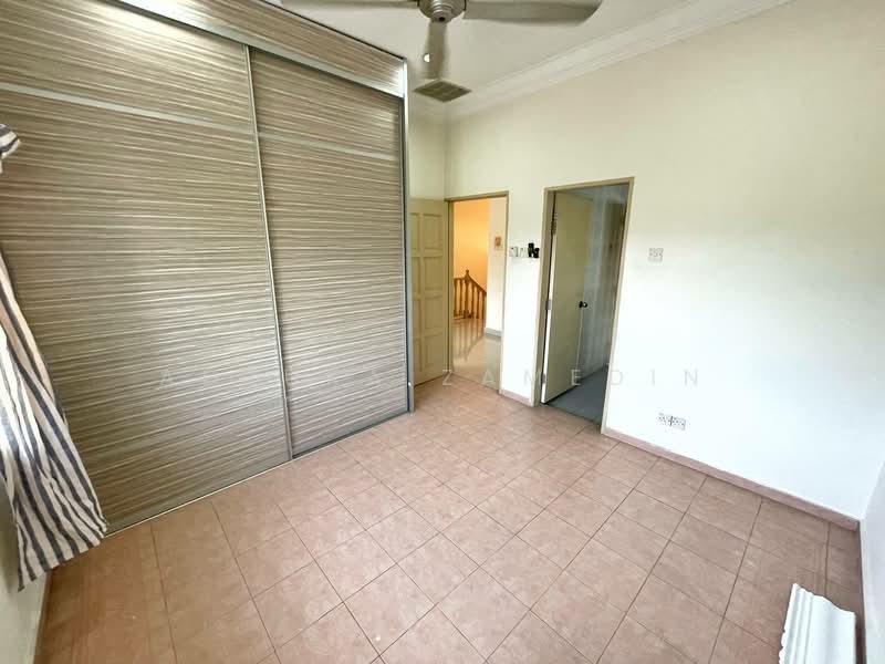 Rumah Berkembar untuk Dijual di Seksyen 9 (Shah Alam) - Adzura Zamedin - Bedroom - PropertyGuru.com.my