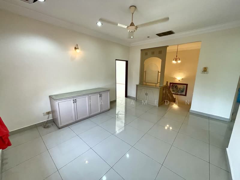 Rumah Berkembar untuk Dijual di Seksyen 9 (Shah Alam) - Adzura Zamedin - Living Room - PropertyGuru.com.my
