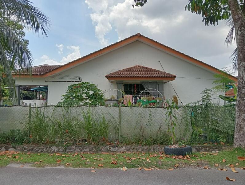 1-storey Terraced House for Sale in Jenjarom (Selangor) - Shahrul Akhir - Exterior - PropertyGuru.com.my