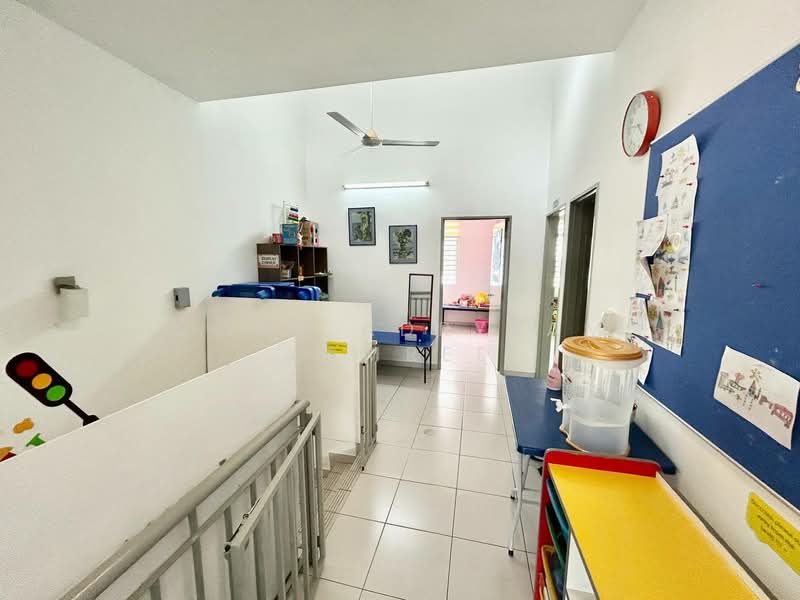 Rumah Teres 2 Tingkat untuk Dijual di Setia Indah (Setia Alam) - Mohd Adryzam - Corridor - PropertyGuru.com.my