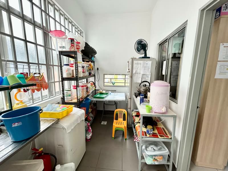 Rumah Teres 2 Tingkat untuk Dijual di Setia Indah (Setia Alam) - Mohd Adryzam - Kitchen - PropertyGuru.com.my