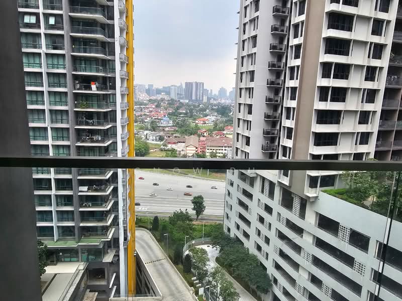 Kondominium untuk Dijual di The Z Residence - Snow Pu - Balcony - PropertyGuru.com.my