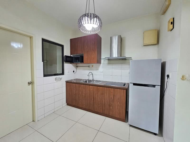 Kondominium untuk Dijual di The Z Residence - Snow Pu - Kitchen - PropertyGuru.com.my