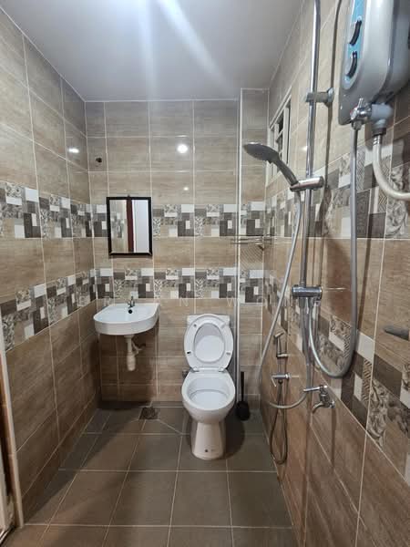 Rumah Teres 2 Tingkat untuk Dijual di Damansara Kim (Petaling Jaya) - Bryan Wong - Bathroom - PropertyGuru.com.my