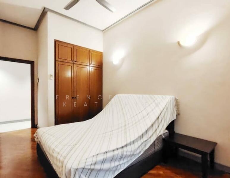 2nd bedroom with wardrobe