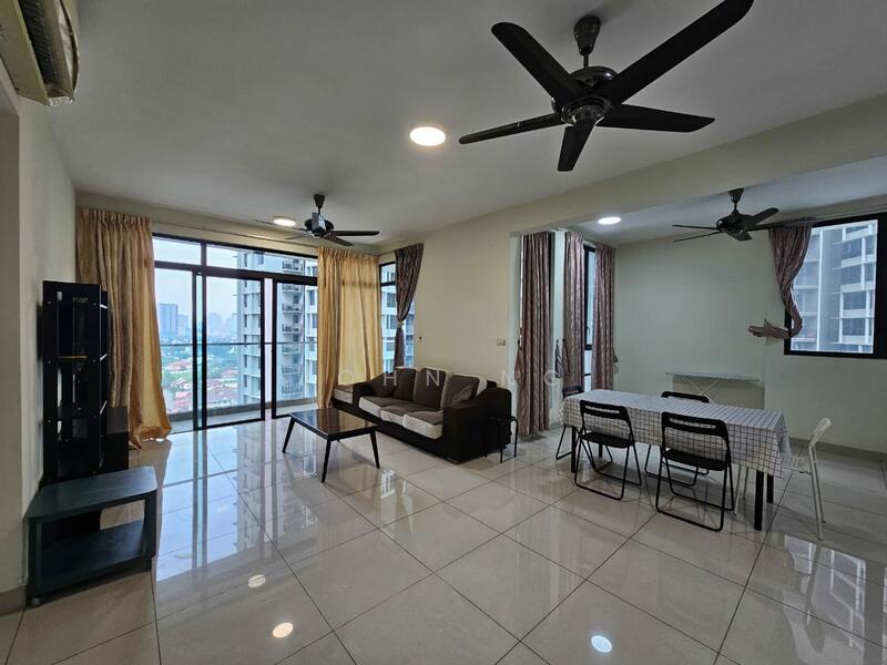 Living & Dining Area