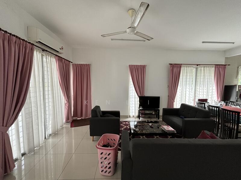 Ariza @ Elmina Gardens untuk Untuk Dijual - RM 975,000, Feb 2026 - Living Room - PropertyGuru.com.my