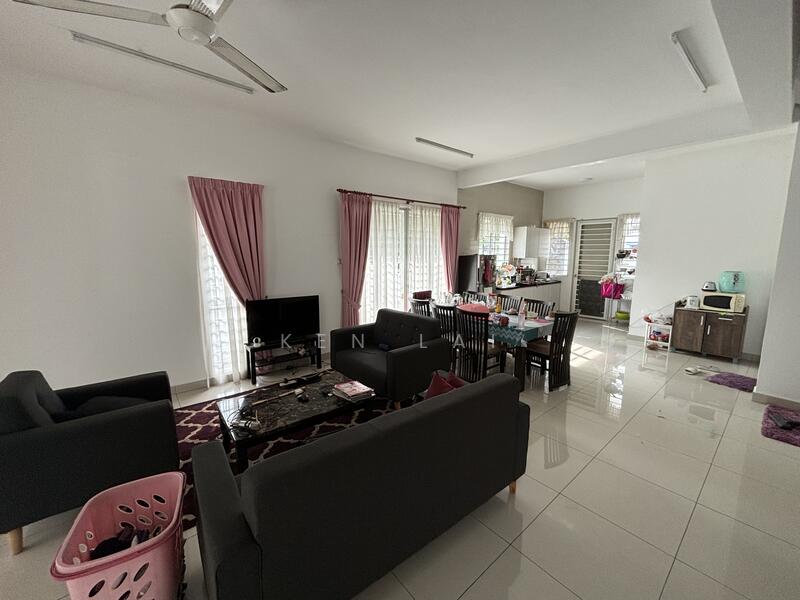 Ariza @ Elmina Gardens untuk Untuk Dijual - RM 975,000, Feb 2026 - Living Room - PropertyGuru.com.my