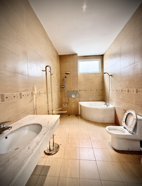 Bungalow for Sale in Batu Ferringhi (Penang) - Ressha Ramesh - Bathroom - PropertyGuru.com.my