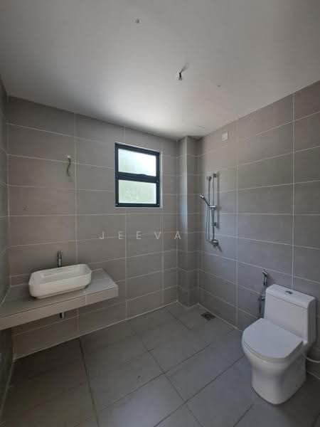 Semi-Detached House for Sale in Seremban (Negeri Sembilan) - Jeevs Jeeva - Bathroom - PropertyGuru.com.my