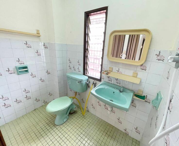 Taman Bukit Maluri untuk Untuk Dijual - RM 1,050,000, Mac 2026 - Bathroom - PropertyGuru.com.my
