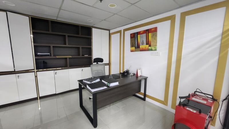 Personal Office Room