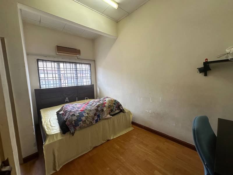 2-storey Terraced House for Sale in Bukit Jelutong (Shah Alam) - Aida Ramli - Bedroom - PropertyGuru.com.my