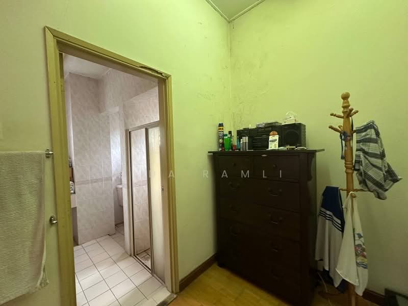 2-storey Terraced House for Sale in Bukit Jelutong (Shah Alam) - Aida Ramli - Bathroom - PropertyGuru.com.my
