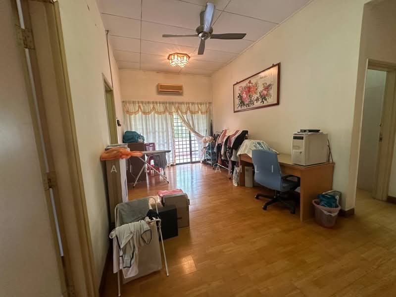 2-storey Terraced House for Sale in Bukit Jelutong (Shah Alam) - Aida Ramli - Living Room - PropertyGuru.com.my