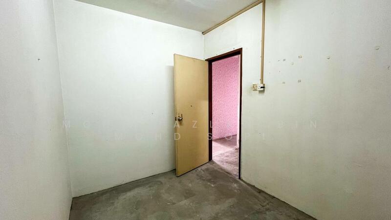 Untuk Dijual - Rumah Pangsa Kayu Ara