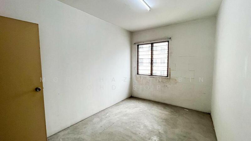 Untuk Dijual - Rumah Pangsa Kayu Ara