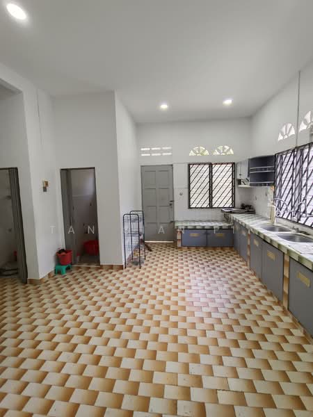 Rumah Banglo untuk Dijual di Muar (Johor) - Tan Sian Pin - Kitchen - PropertyGuru.com.my