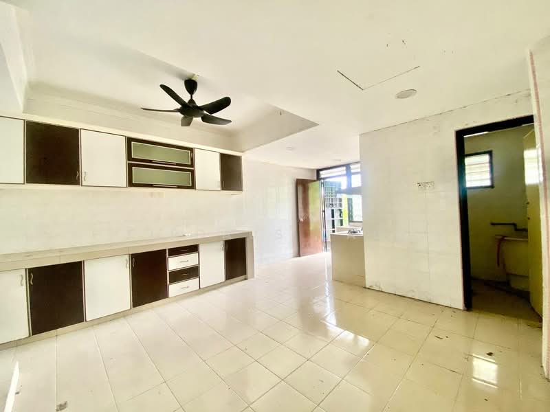 2.5-storey Terraced House for Sale in Gombak (Selangor) - Firdaus Dauz - Kitchen - PropertyGuru.com.my