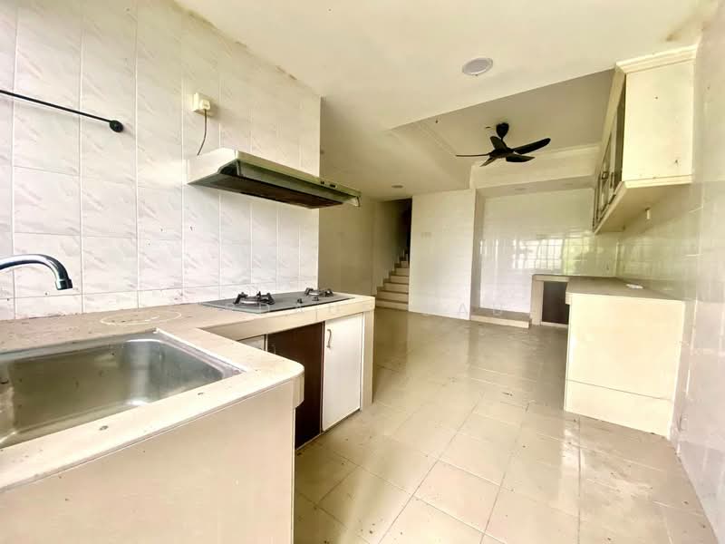 2.5-storey Terraced House for Sale in Gombak (Selangor) - Firdaus Dauz - Kitchen - PropertyGuru.com.my