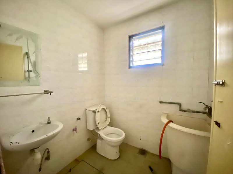 2.5-storey Terraced House for Sale in Gombak (Selangor) - Firdaus Dauz - Bathroom - PropertyGuru.com.my