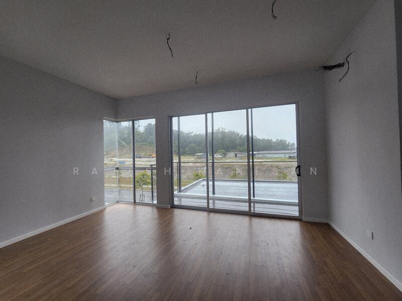 Rumah Teres untuk Dijual di Tamansari (Rawang) - Rajesh Kanesan - Living Room - PropertyGuru.com.my