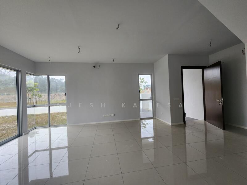 Rumah Teres untuk Dijual di Tamansari (Rawang) - Rajesh Kanesan - Living Room - PropertyGuru.com.my